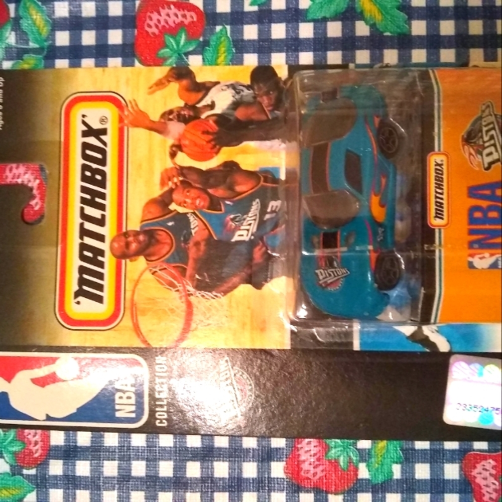 Mattel Matchbox NBA Collection Detroit Pistons 1998 Dodge Viper